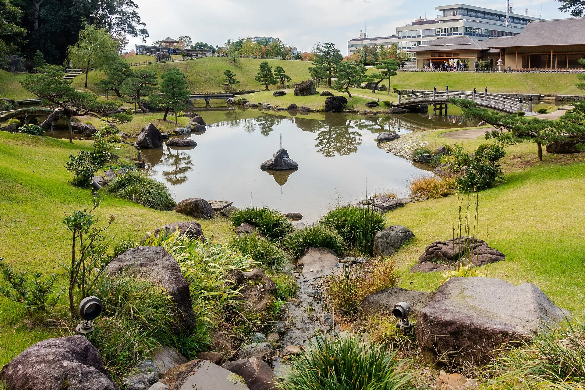 Gyokusen’inmaru Garden and Kanazawa Castle stone walls