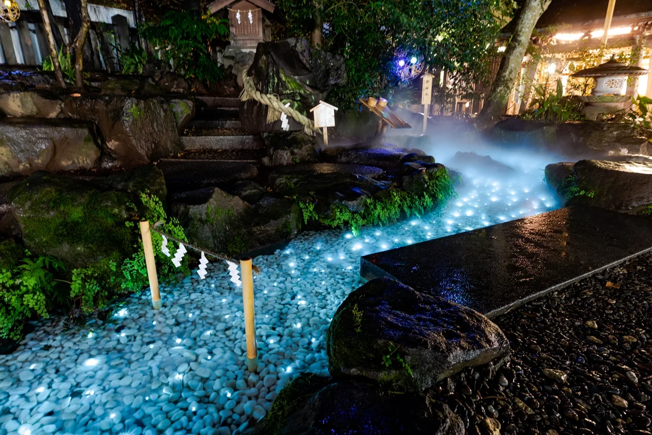 Evening illumination at Kawagoe Hikawa Shrine during the 2026 Enmusubi Furin event