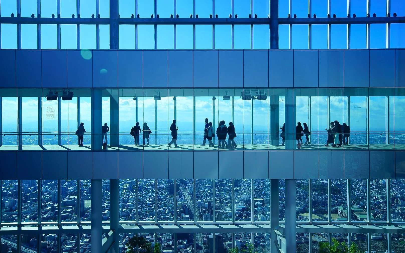 Osaka Night Views: When Free Beats the Observation Deck — and When HARUKAS 300 Is Worth Paying For — Japan travel guide