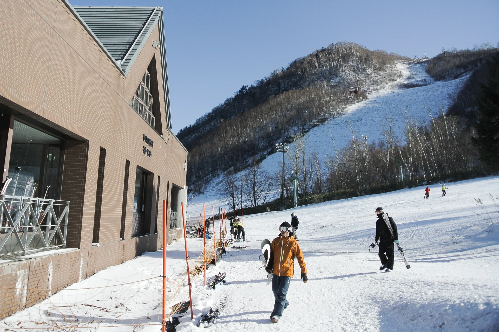 Sapporo Teine vs Sapporo Kokusai: Which Is Better for a Ski Day Trip? — Japan travel guide