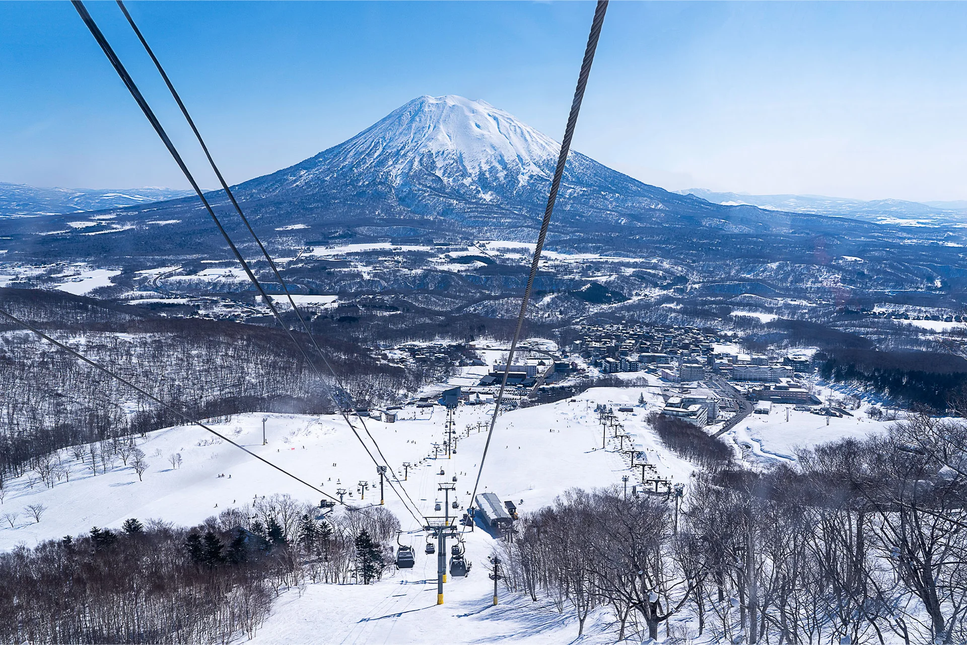 Grand Hirafu and the Hirafu accommodation area in winter