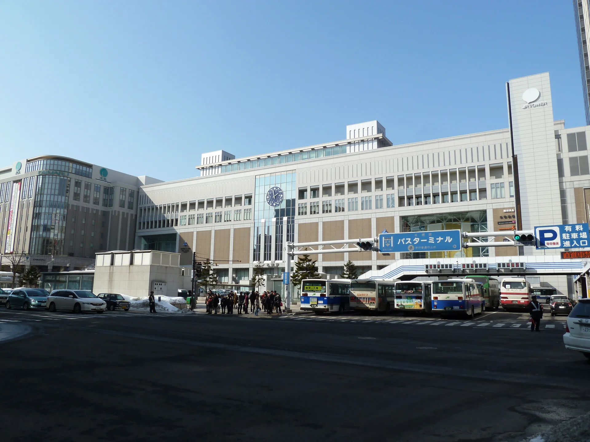 Hotel Gracery Sapporo vs Keio Prelia: Winter Luggage, Twin Room or Public Bath? — Japan travel guide