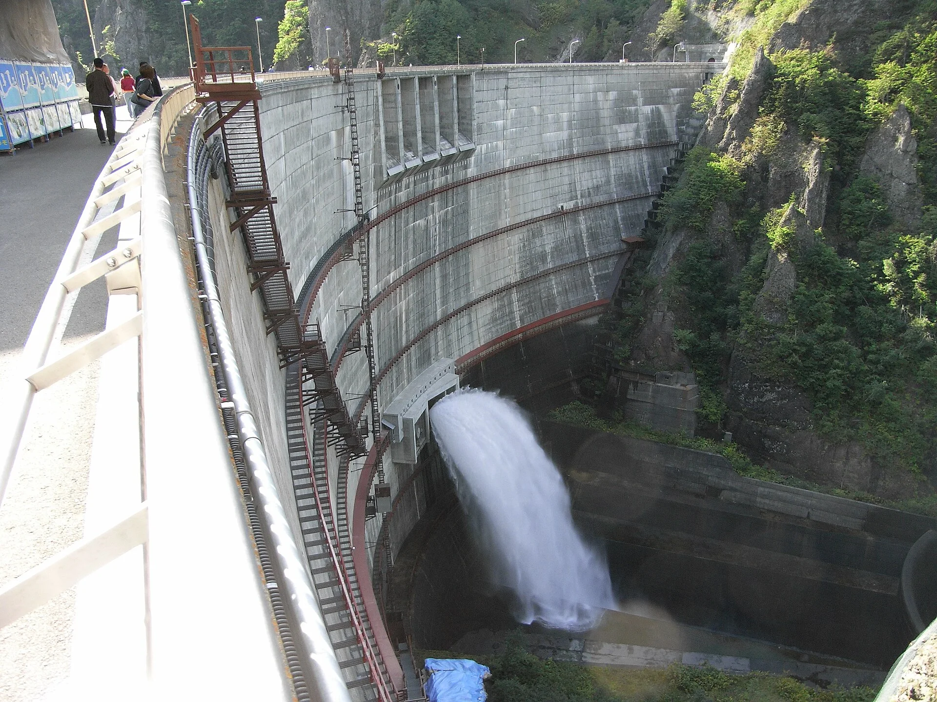 Hoheikyo Dam autumn foliage outside central Jozankei