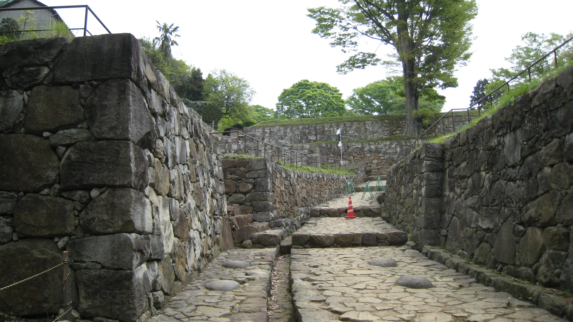 Stone walls and ridge defenses at Nitta Kanayama Castle, Ota, Gunma