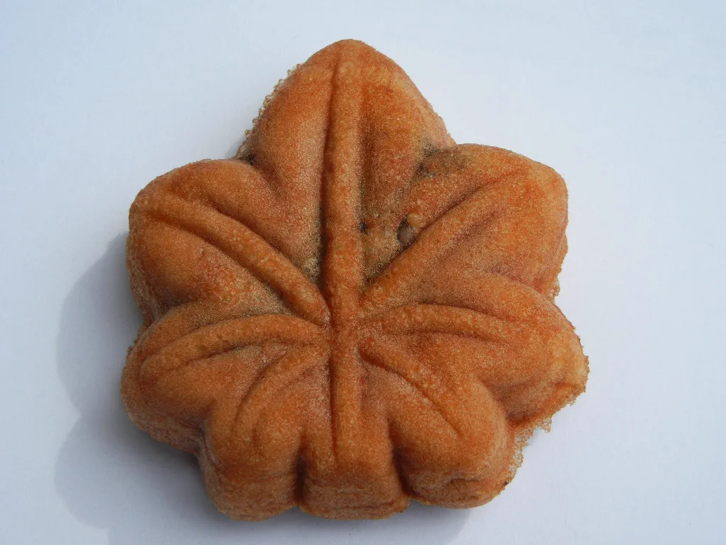 Momiji manju on Miyajima as a flexible final food stop