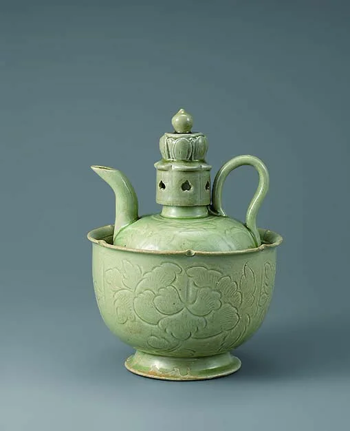 Northern Song ceramic ewer and warming bowl at Nezu Museum