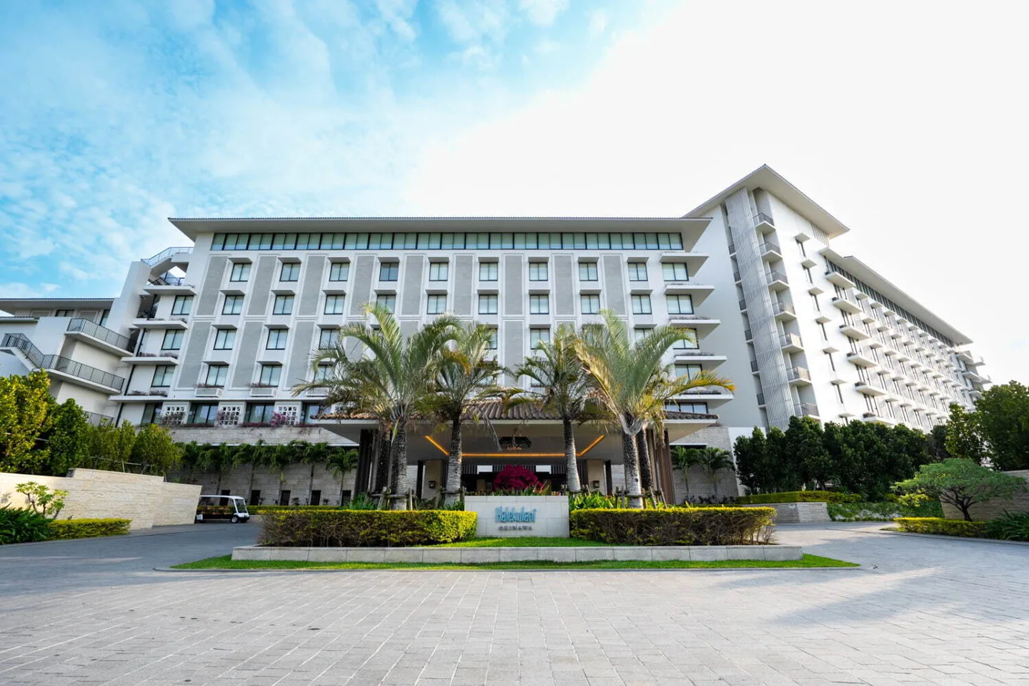 Halekulani Okinawa resort exterior for judging whether late-return travelers can use the pool and beach