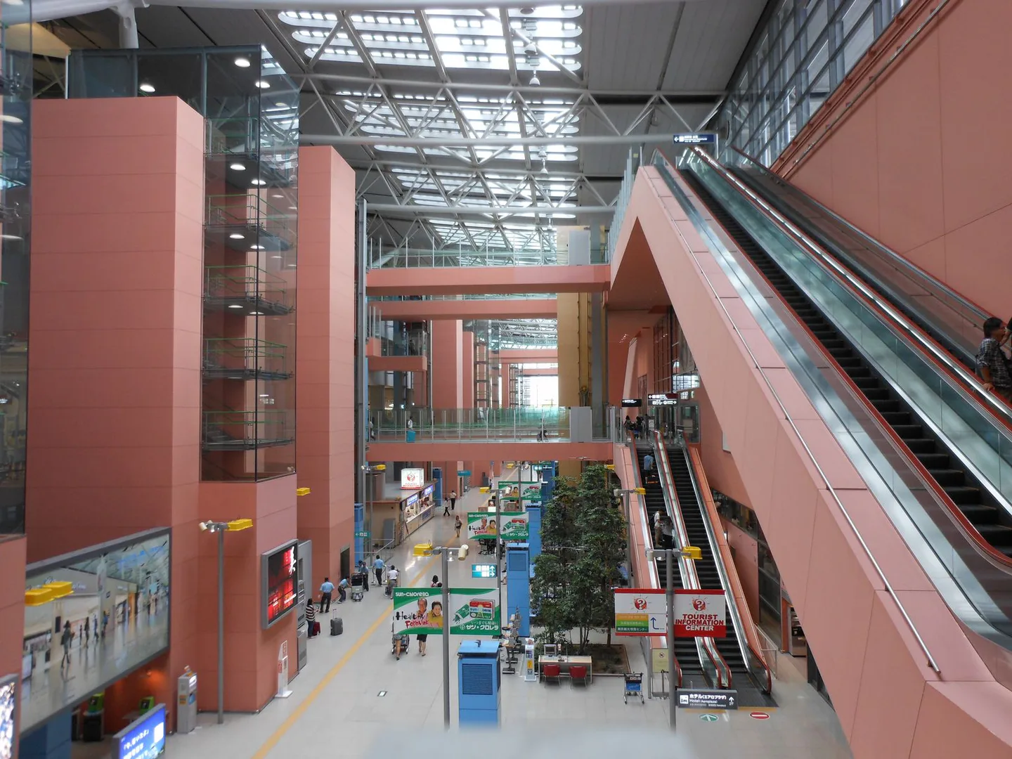 Kansai Airport rail access. A 7-day Osaka and Kyoto itinerary should choose the first Osaka base before choosing the airport train.