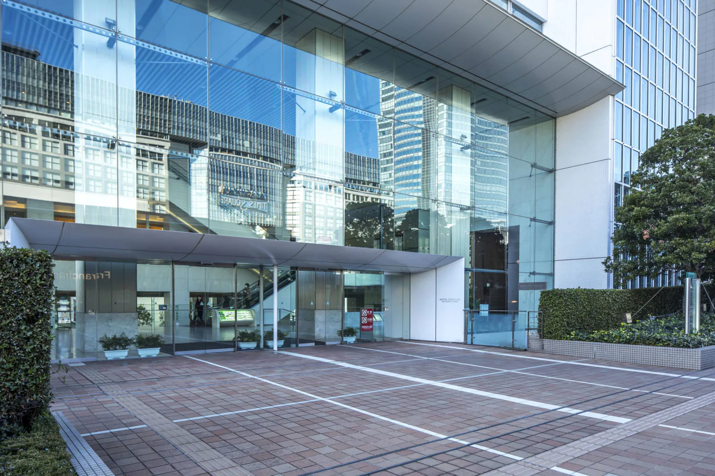 Accommodation view related to Hotel Century Southern Tower: High-Floor Rooms Near Shinjuku, Is 26m² the Sweet Spot?
