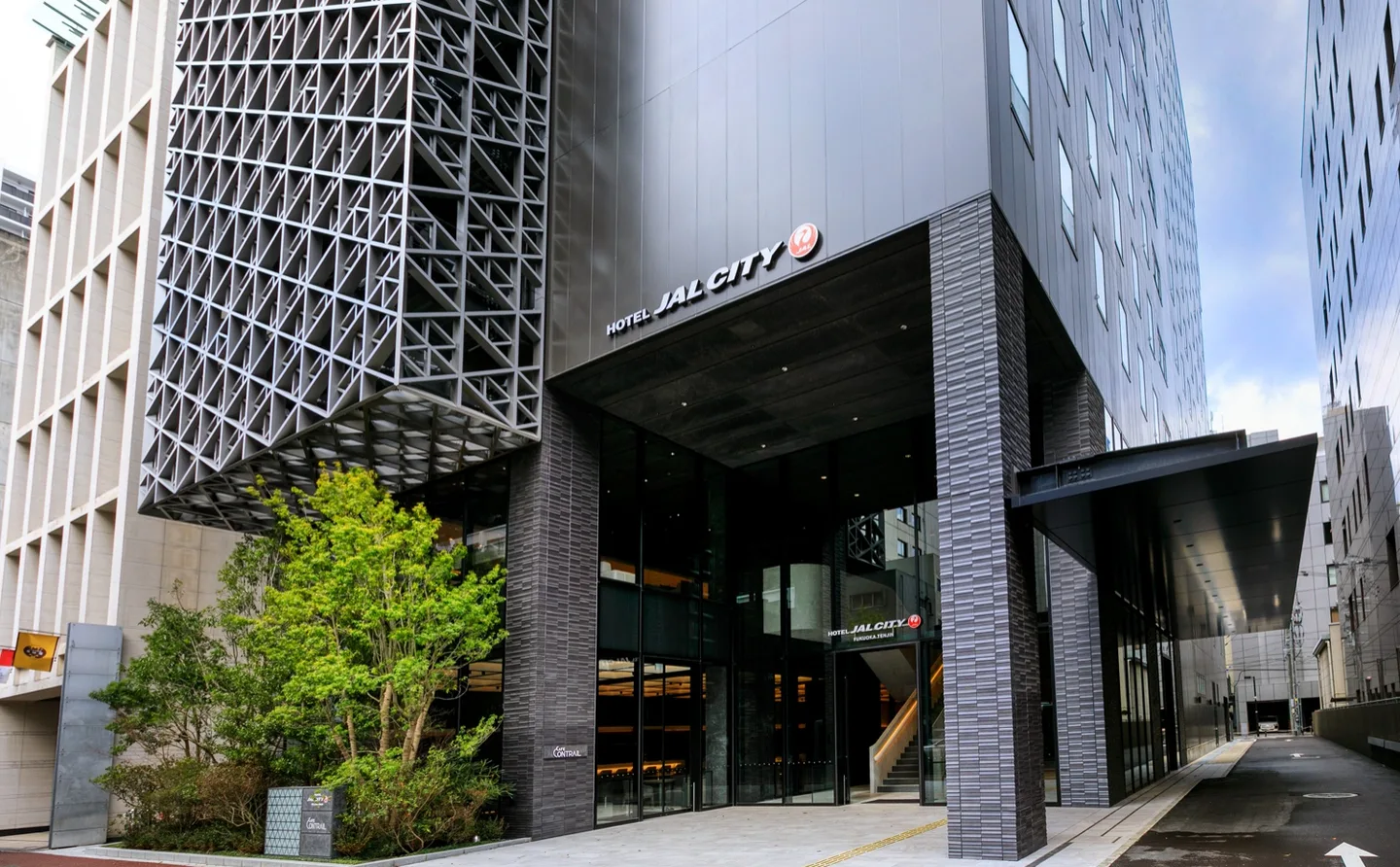Hotel JAL City Fukuoka Tenjin: Is a 1-Minute Akasaka Walk Worth Choosing Over Tenjin Station? — Japan travel guide