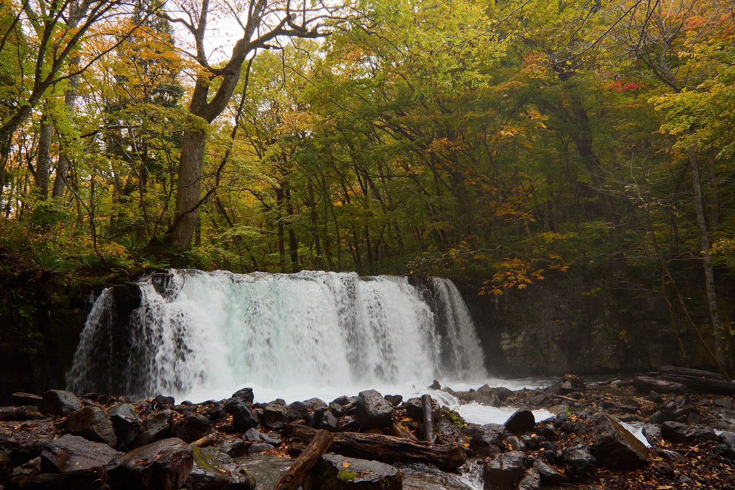 Choshi Otaki waterfall and the value of staying two nights at Oirase