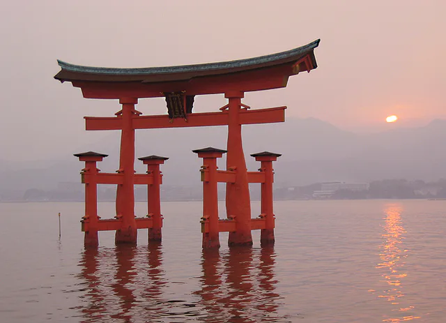 Hiroshima Miyajima 2-Day Autumn Itinerary: Stay in Hiroshima or on the Island? — Japan travel guide