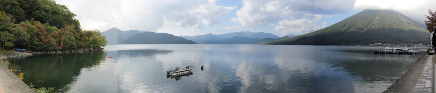 Lake Chuzenji and Nikko mountains for a central Nikko versus Okunikko autumn leaves comparison