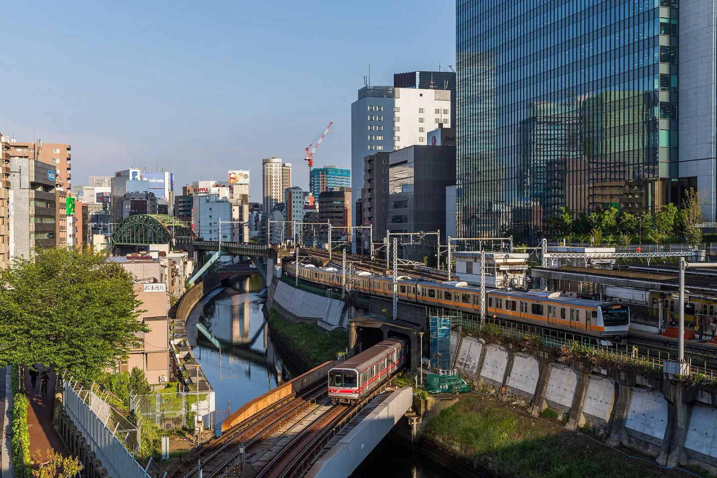 Yokohama or Tokyo: Where to Stay for Two Nights