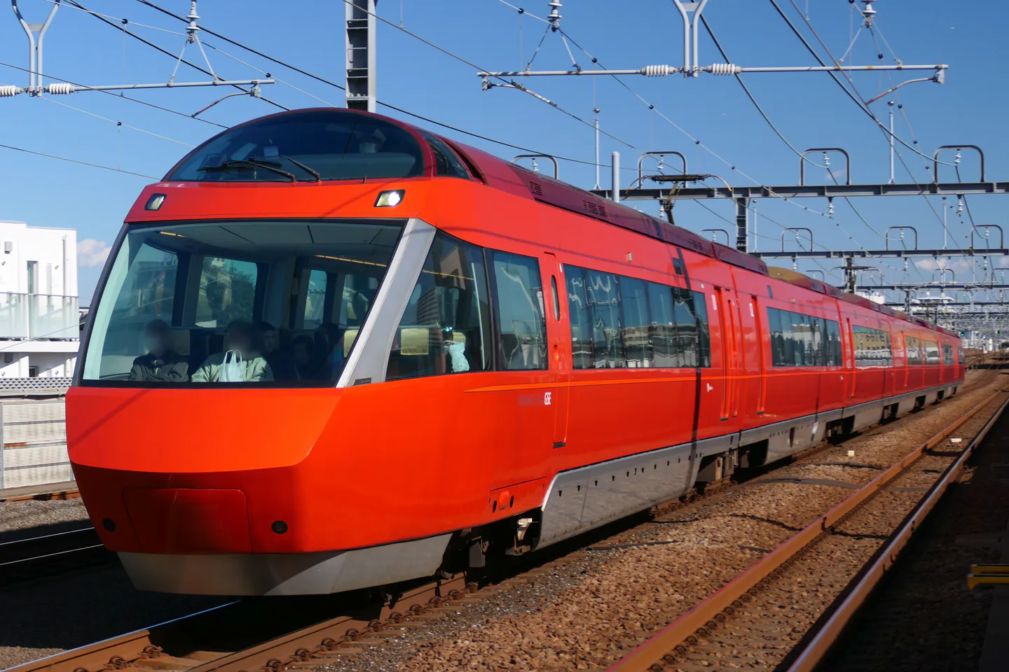 Odakyu Romancecar used for Tokyo to Hakone travel, showing the transport time that competes with a second Hakone night