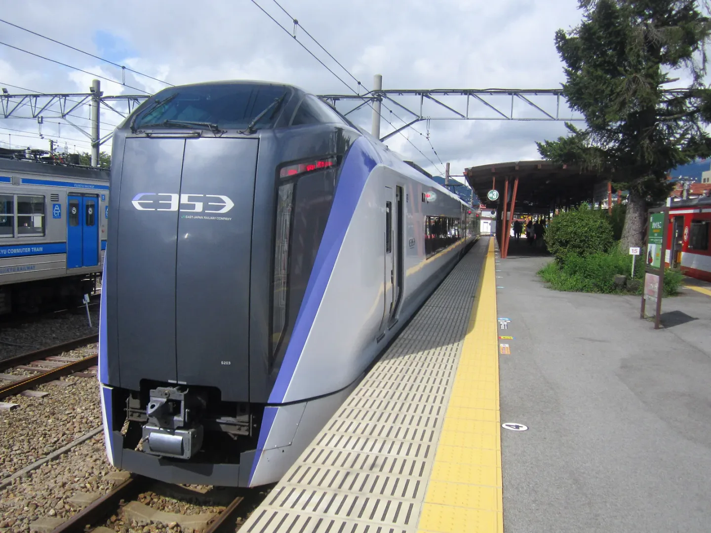 Where to Stay at Lake Kawaguchi for Autumn Leaves: Station, North Shore or Fuji-Yoshida? — Japan travel guide