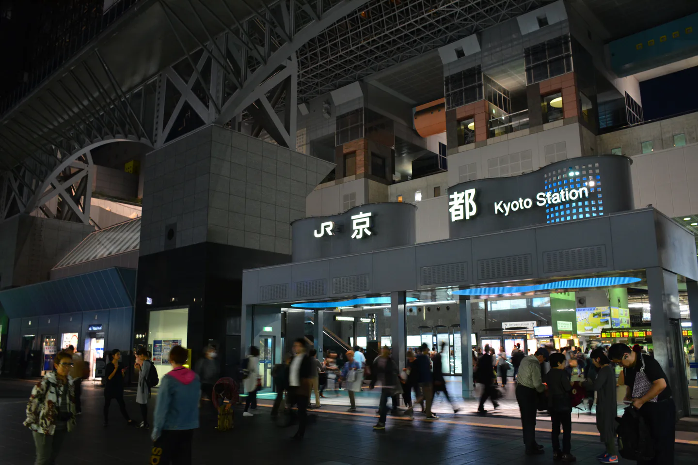 Osaka and Kyoto 7-day itinerary with three nights in each city and one hotel move
