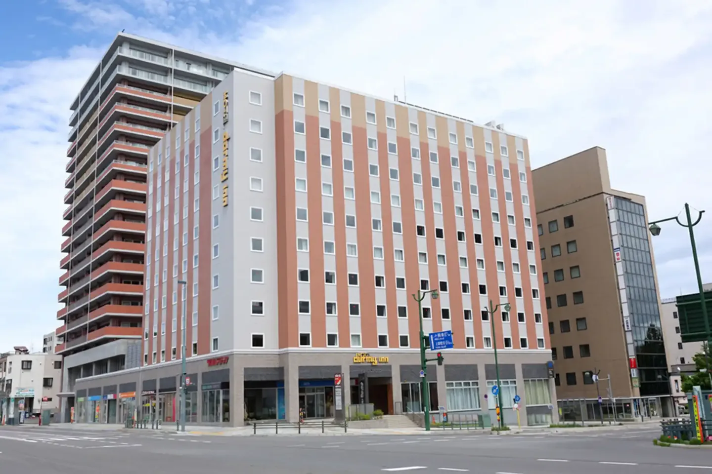 Dormy Inn PREMIUM Otaru Review: 1 Minute from Otaru Station, but Is a 14m² Double Too Small? — Japan travel guide