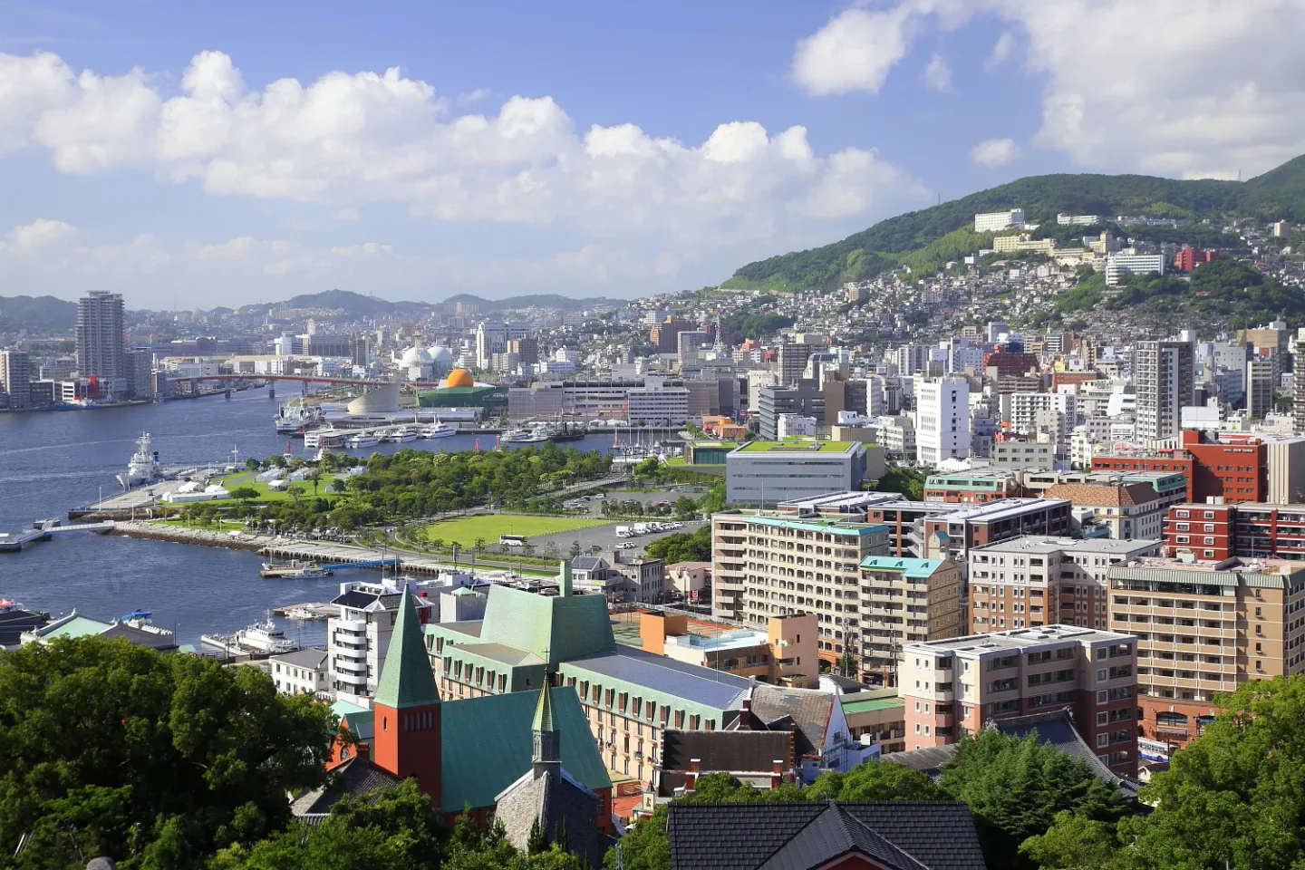 Nagasaki 2-Day Itinerary: History, Food and Night Views